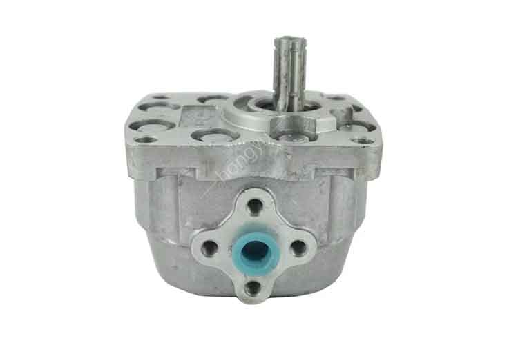 Насос шестеренный  YUMZ-6 T-150  LTZ MAZ-509 HW10D-3 